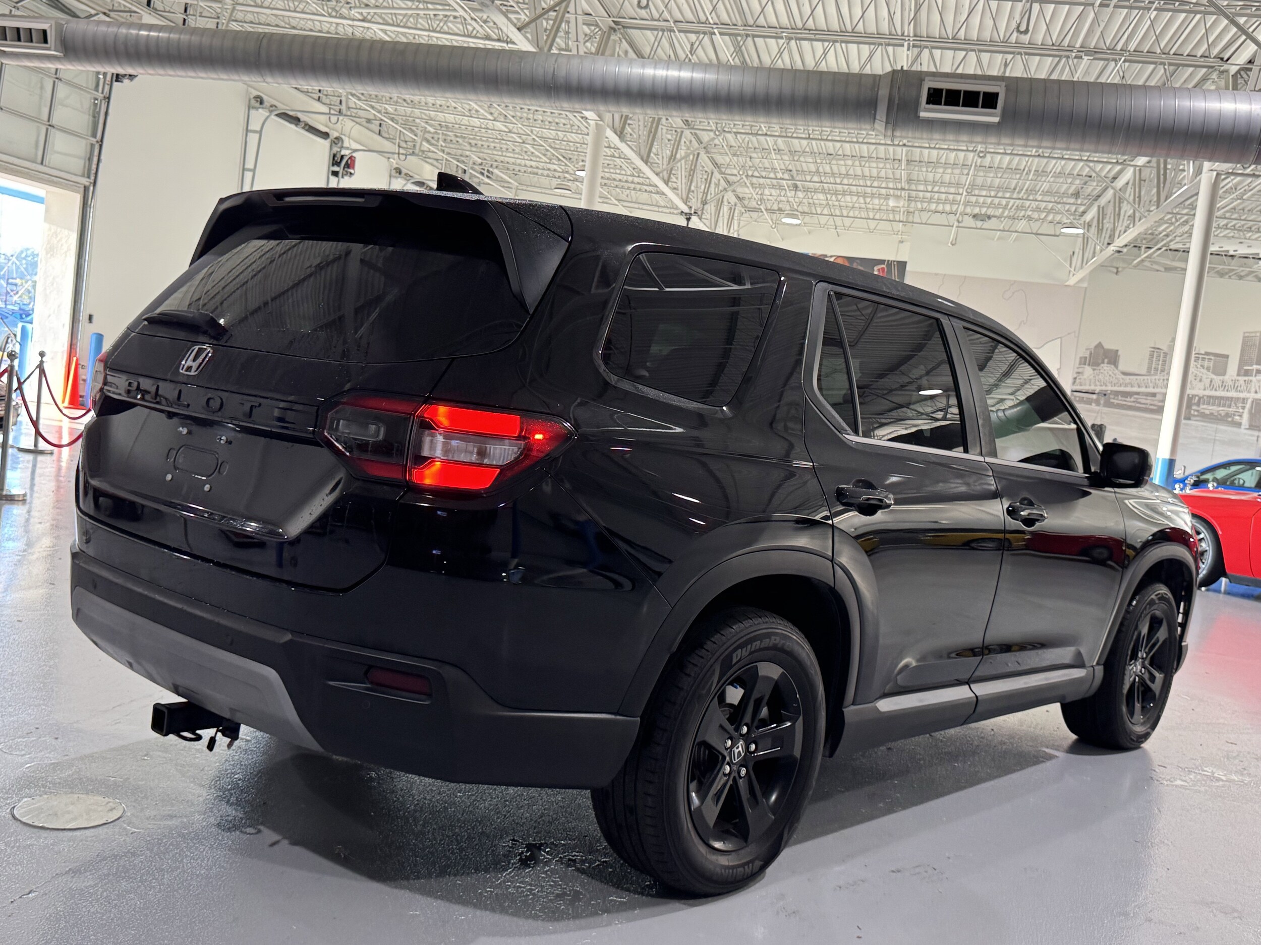 2023 Honda Pilot TrailSport photo 3