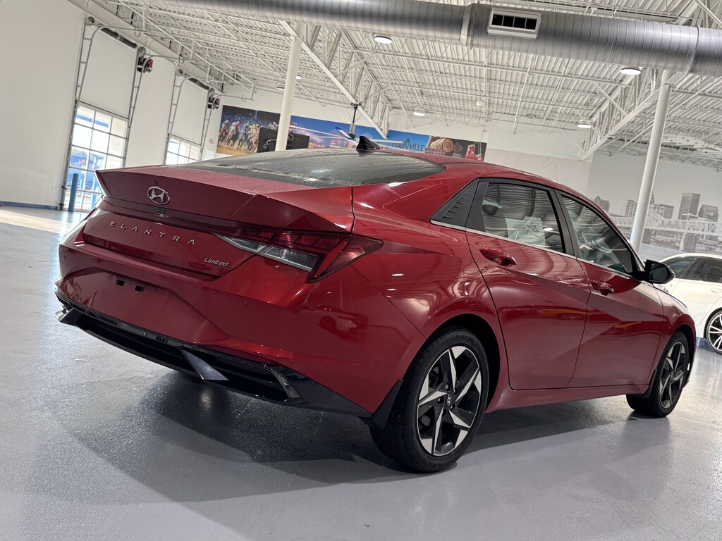 Used 2023 Hyundai Elantra Limited IVT Sedan