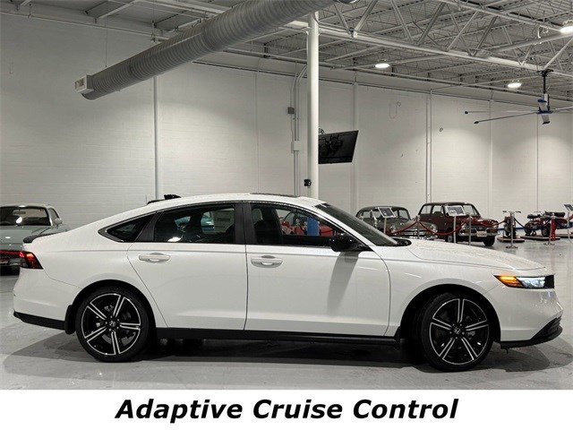 2025 Honda Accord Hybrid Sport photo 2
