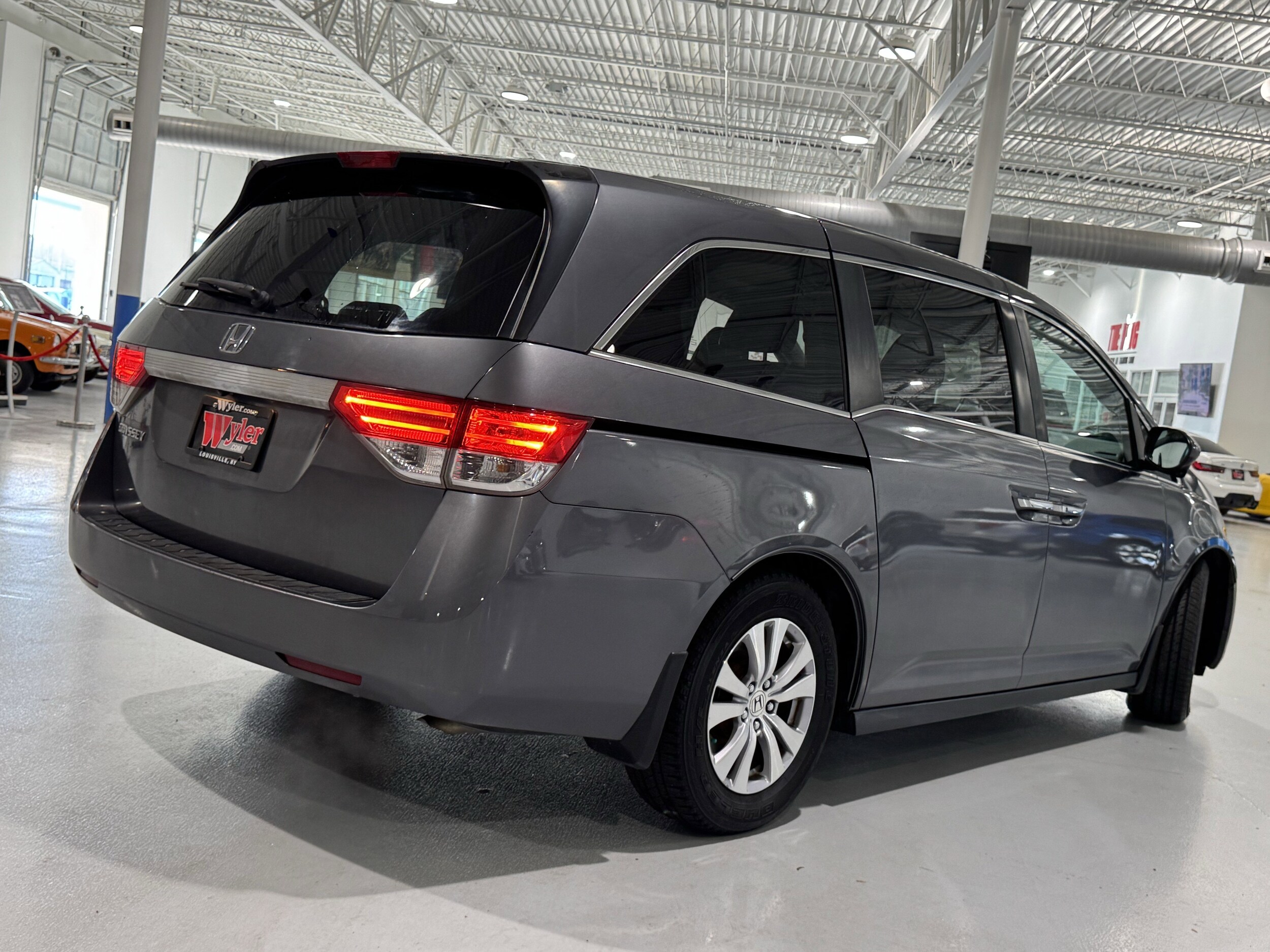 2016 Honda Odyssey photo 3