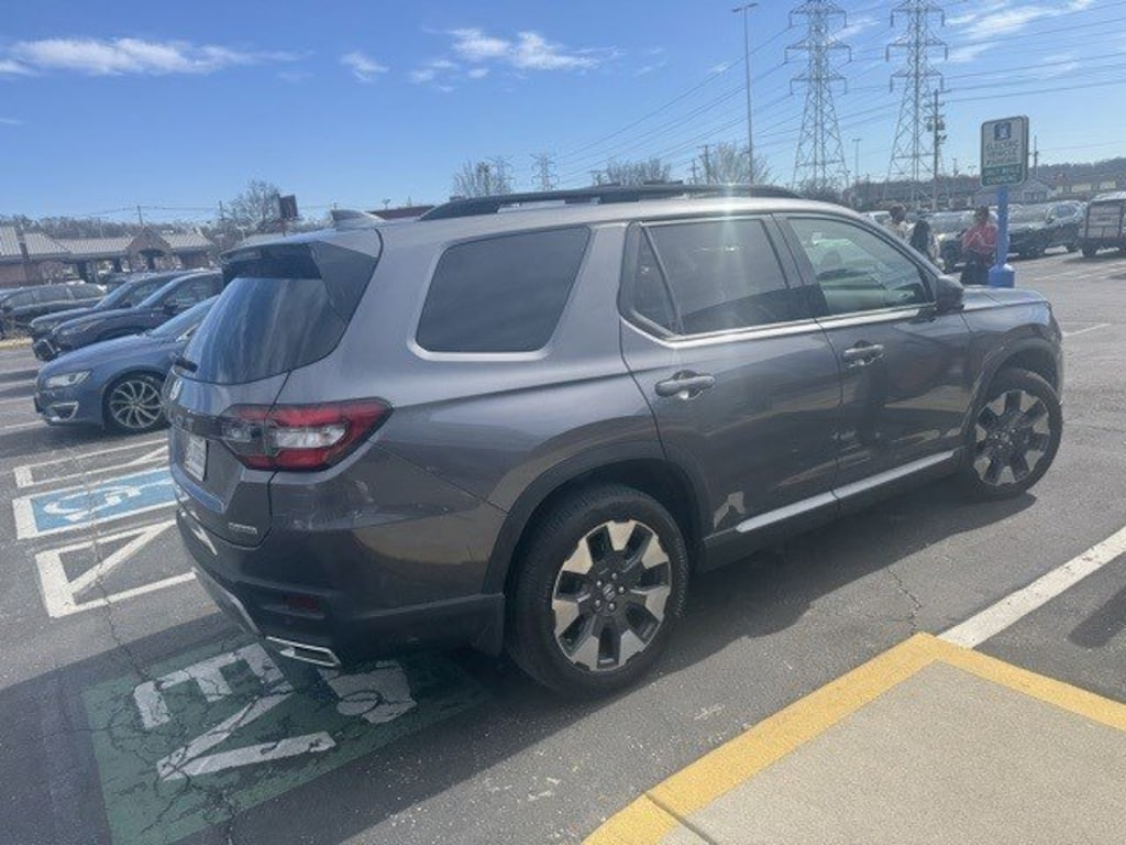 Used 2026 Honda Pilot Touring AWD SUV