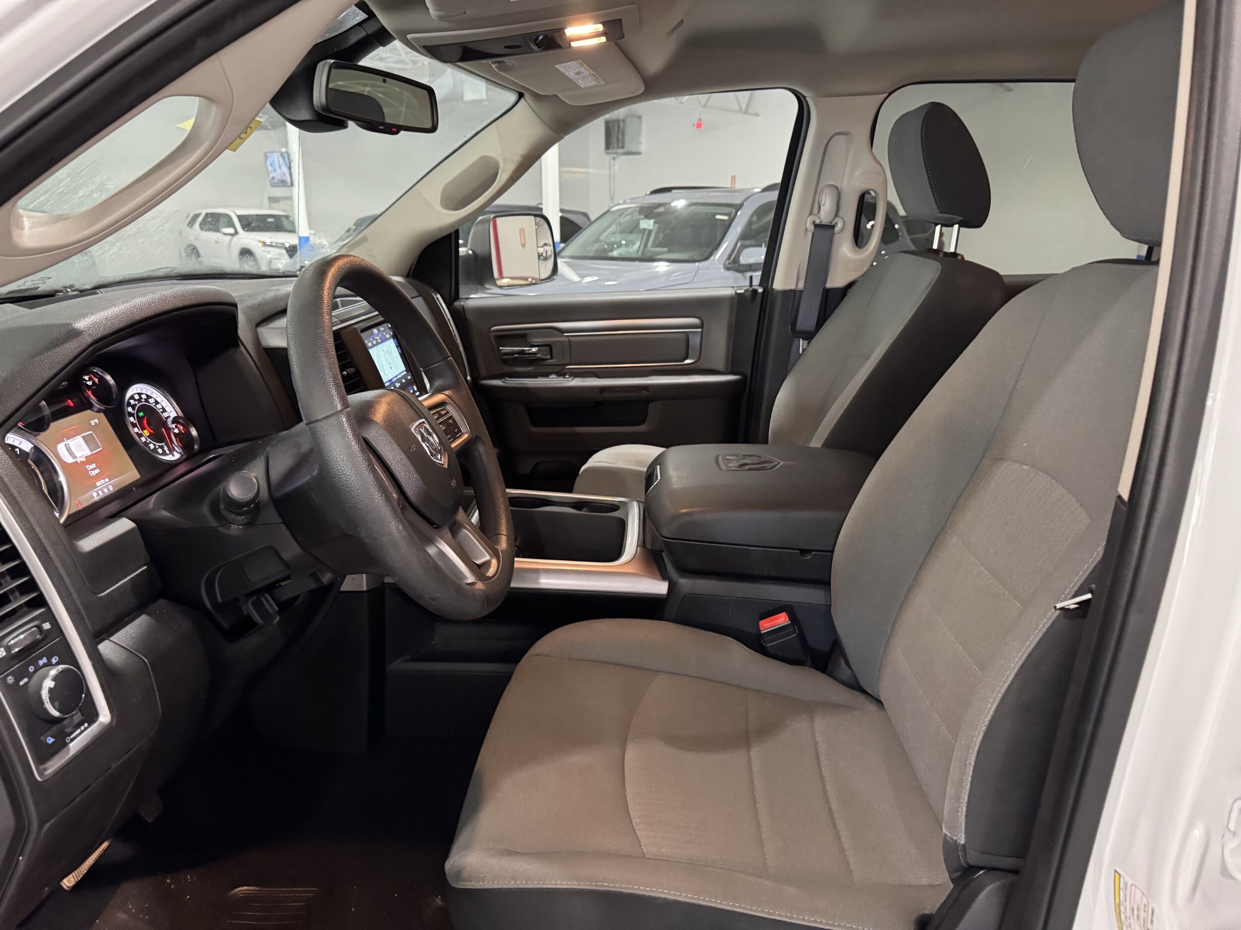 2023 Ram 1500 Classic SLT photo 4