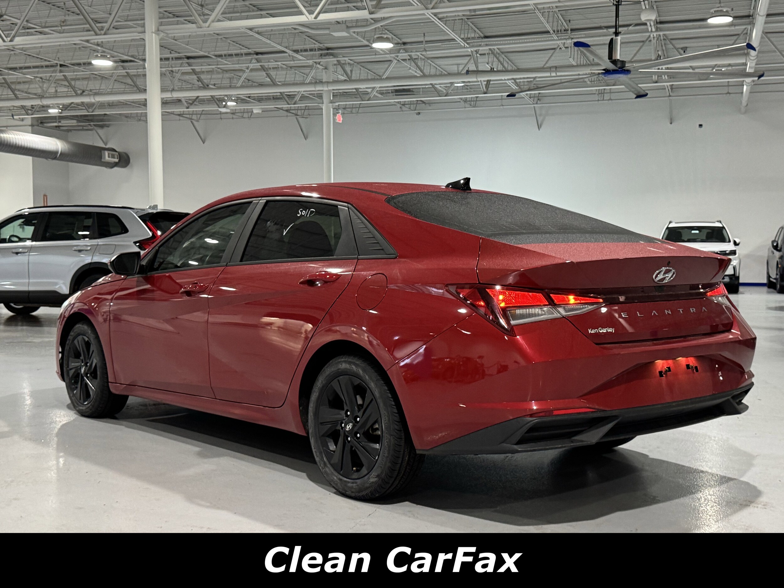 2023 Hyundai Elantra SEL photo 2