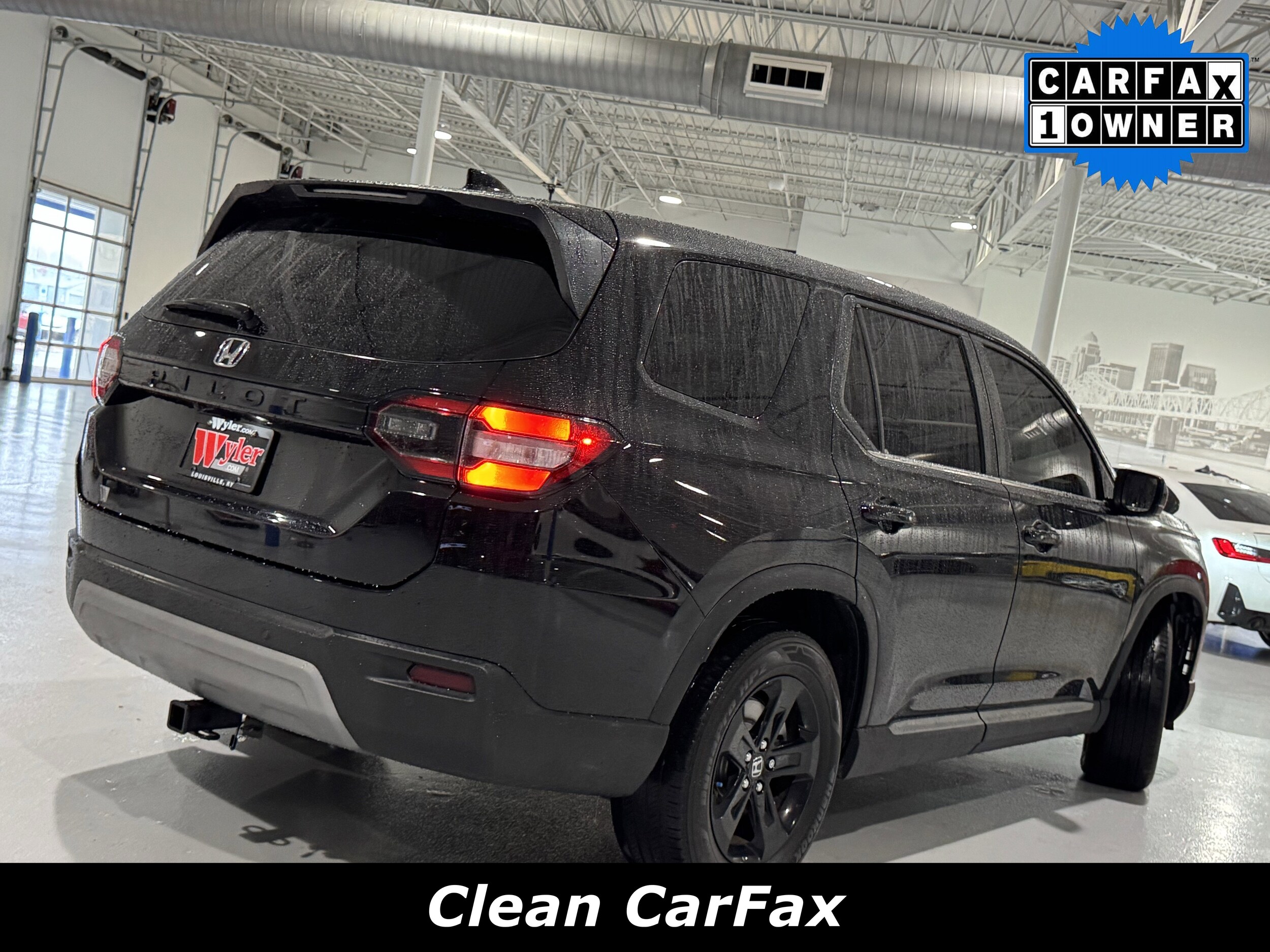 2024 Honda Pilot EX-L photo 2