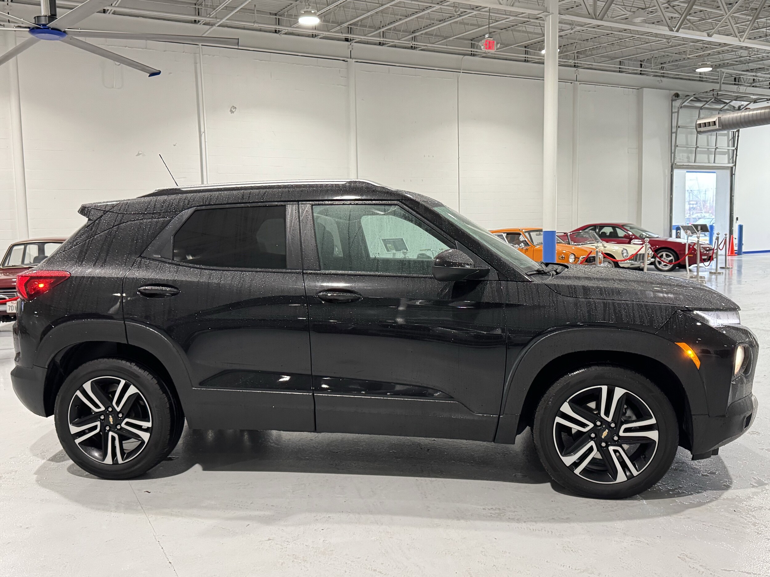2023 Chevrolet Trailblazer LT photo 2