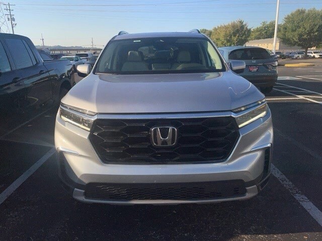 2024 Honda Pilot Touring photo 2