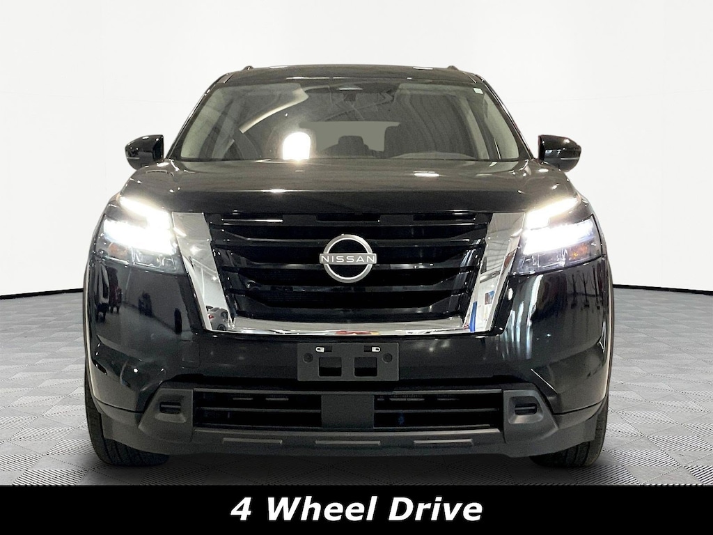 Used 2025 Nissan Pathfinder SV 4WD SUV