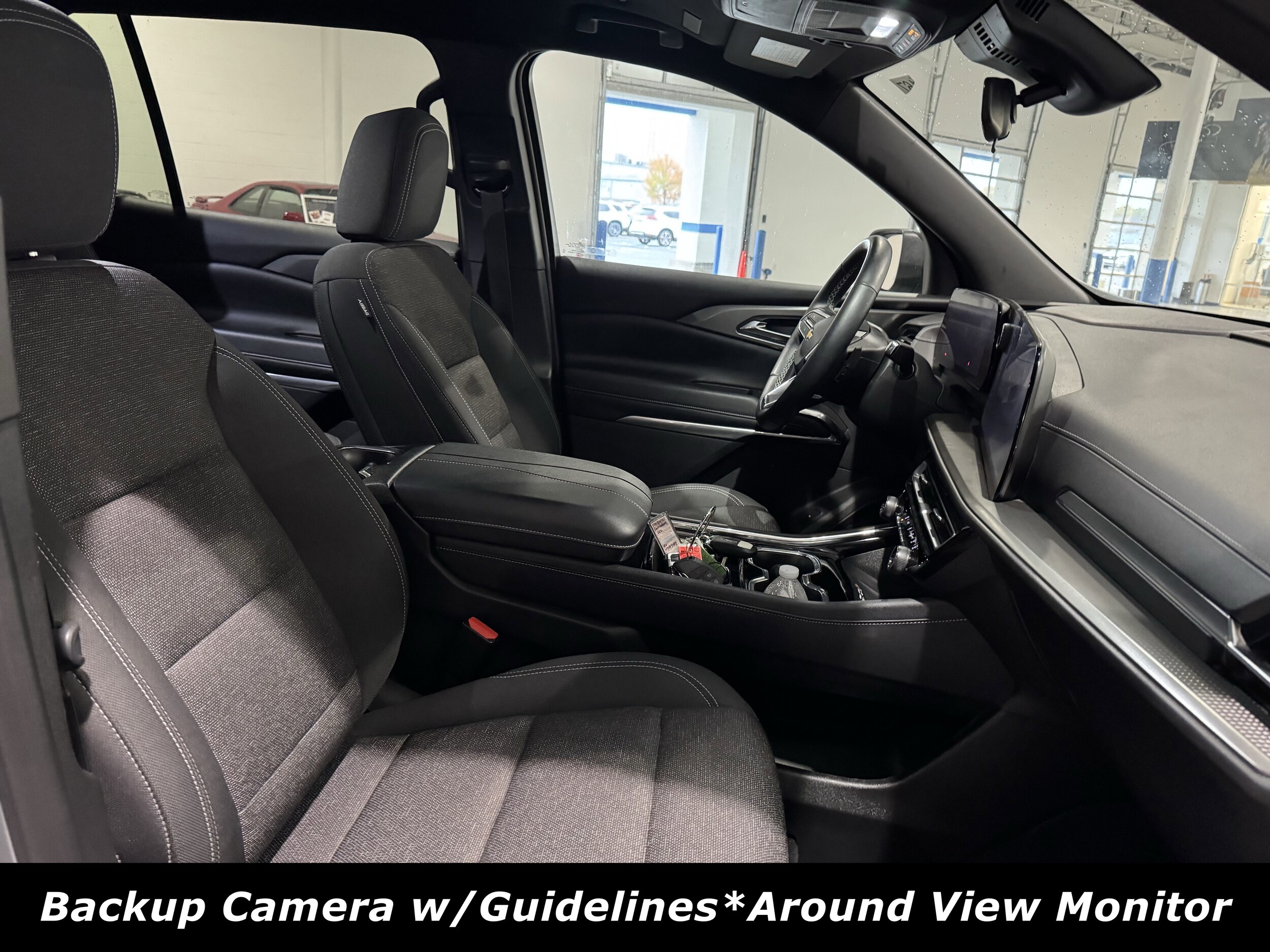 2024 Chevrolet Traverse 1LT photo 3