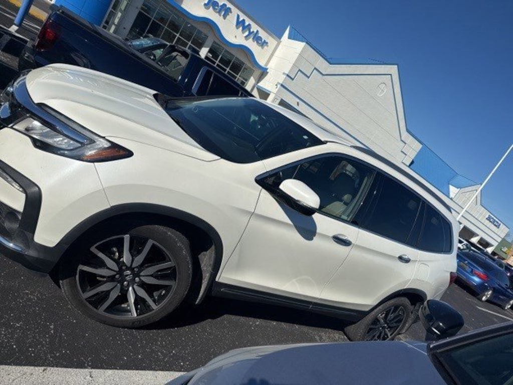 Used 2019 Honda Pilot Touring 8-Passenger AWD SUV