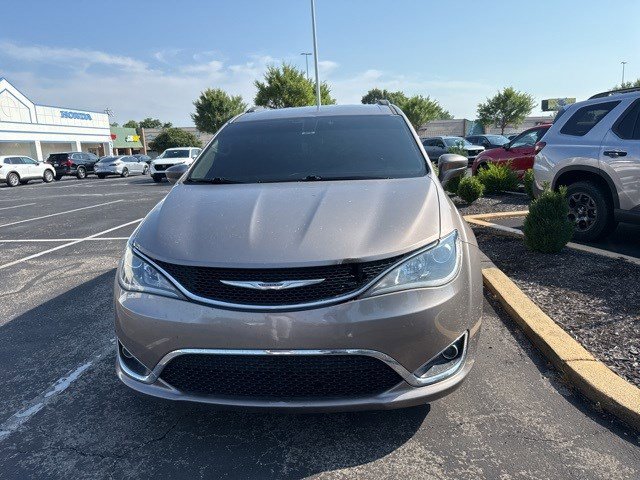 Used 2017 Chrysler Pacifica Touring-L with VIN 2C4RC1BG6HR535284 for sale in Louisville, KY