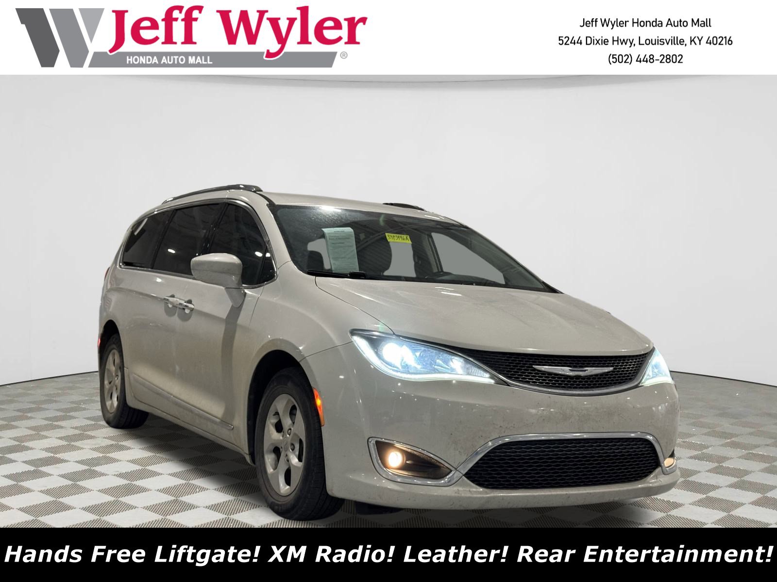 2017 Chrysler Pacifica Touring-L Plus's photo