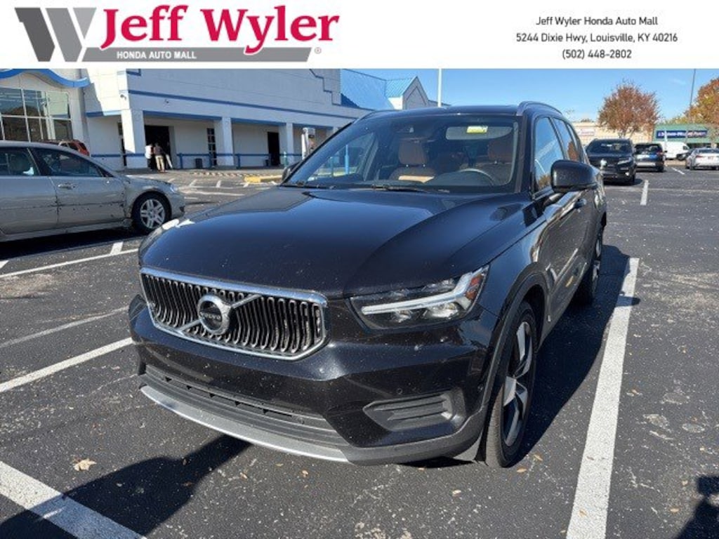 Used 2019 Volvo XC40 T5 AWD Momentum SUV