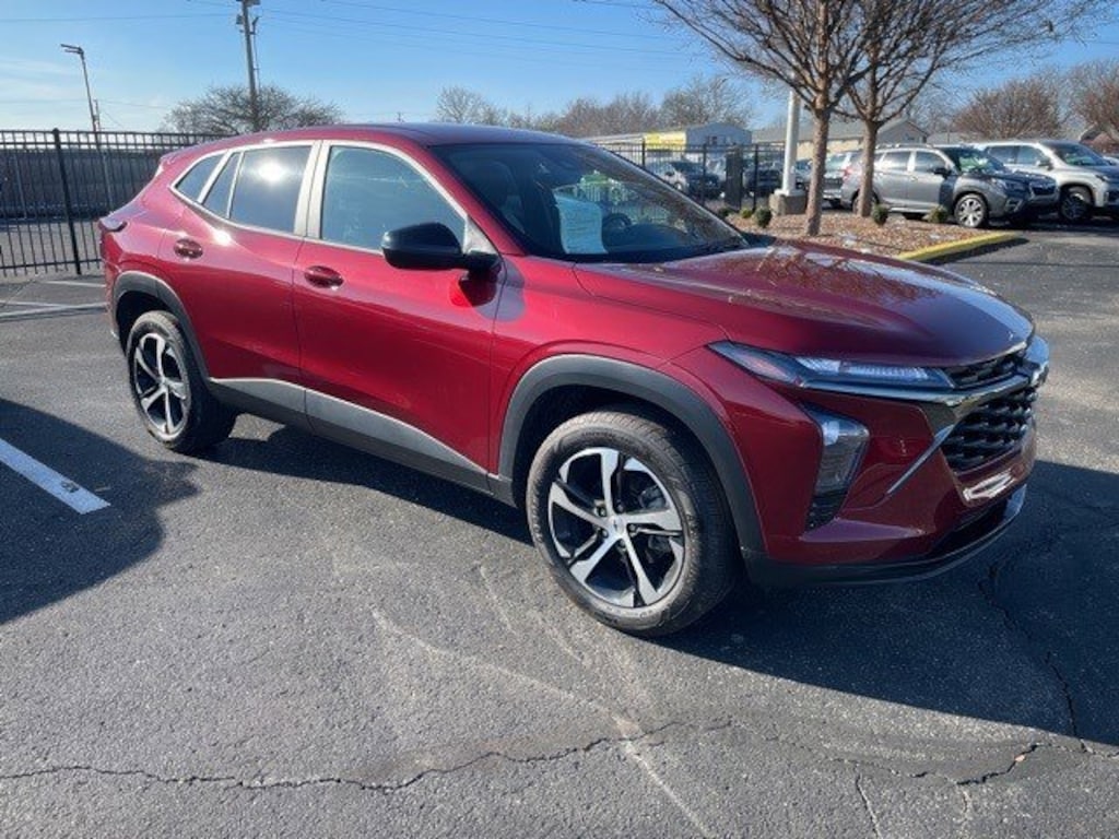 Used 2024 Chevrolet Trax FWD 4dr 1RS SUV