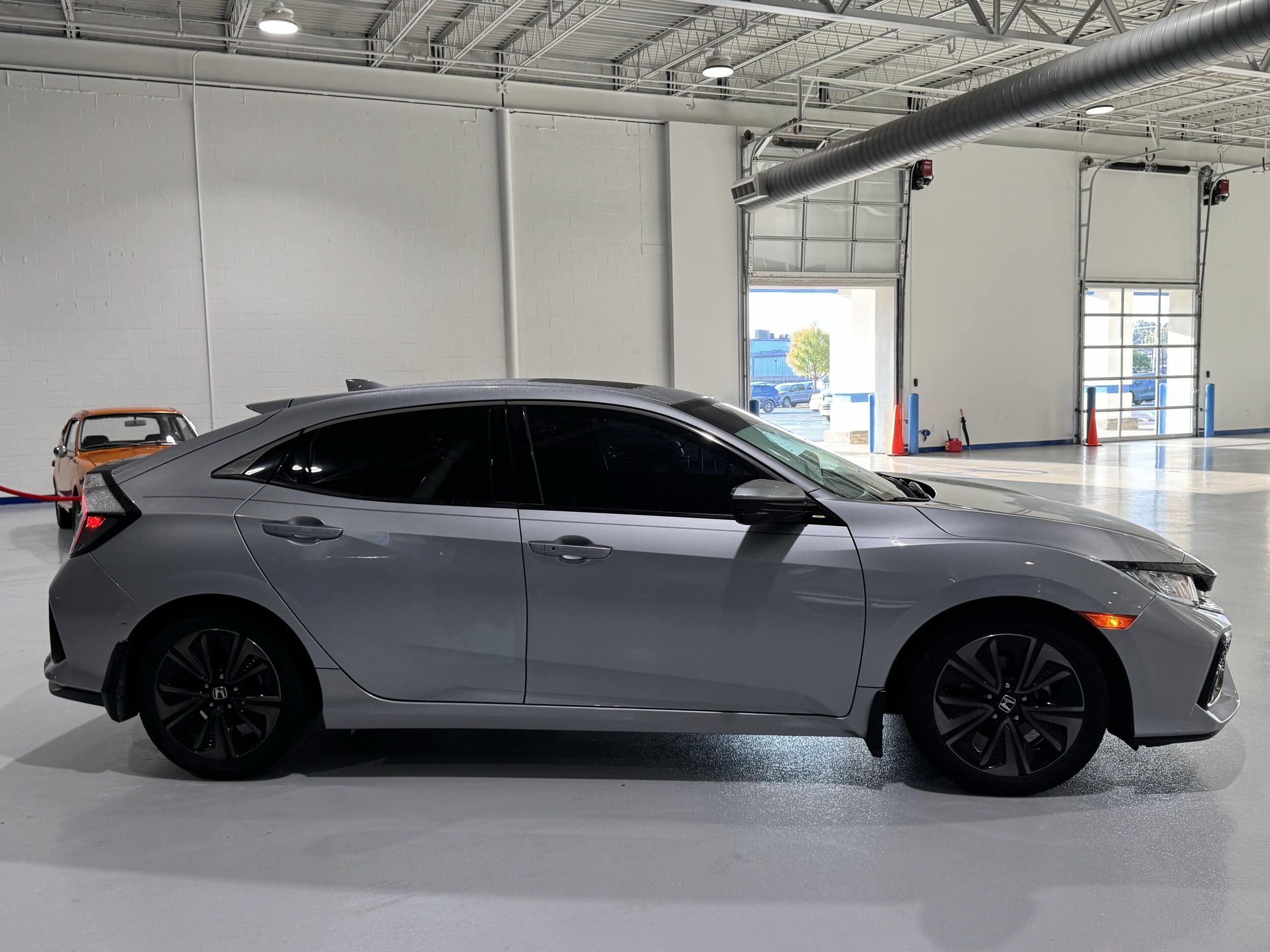 2017 Honda Civic Hatchback EX-L photo 2