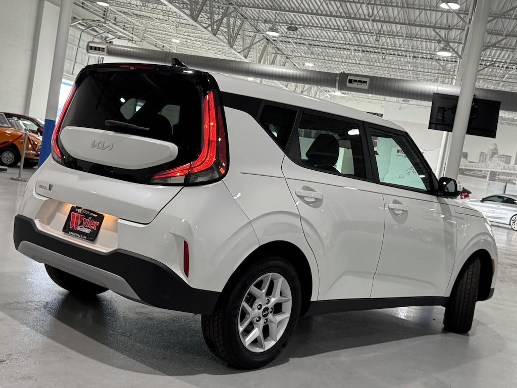 Used 2023 Kia Soul LX IVT Hatchback