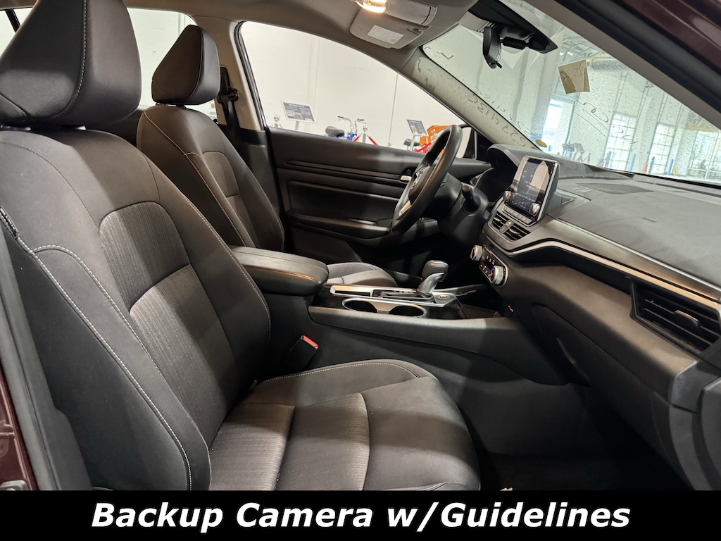 Used 2024 Nissan Altima 2.5 SV Sedan Sedan