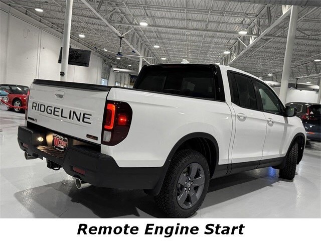 2025 Honda Ridgeline TrailSport photo 2