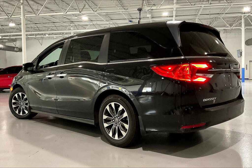 Used 2024 Honda Odyssey EX-L Auto Van