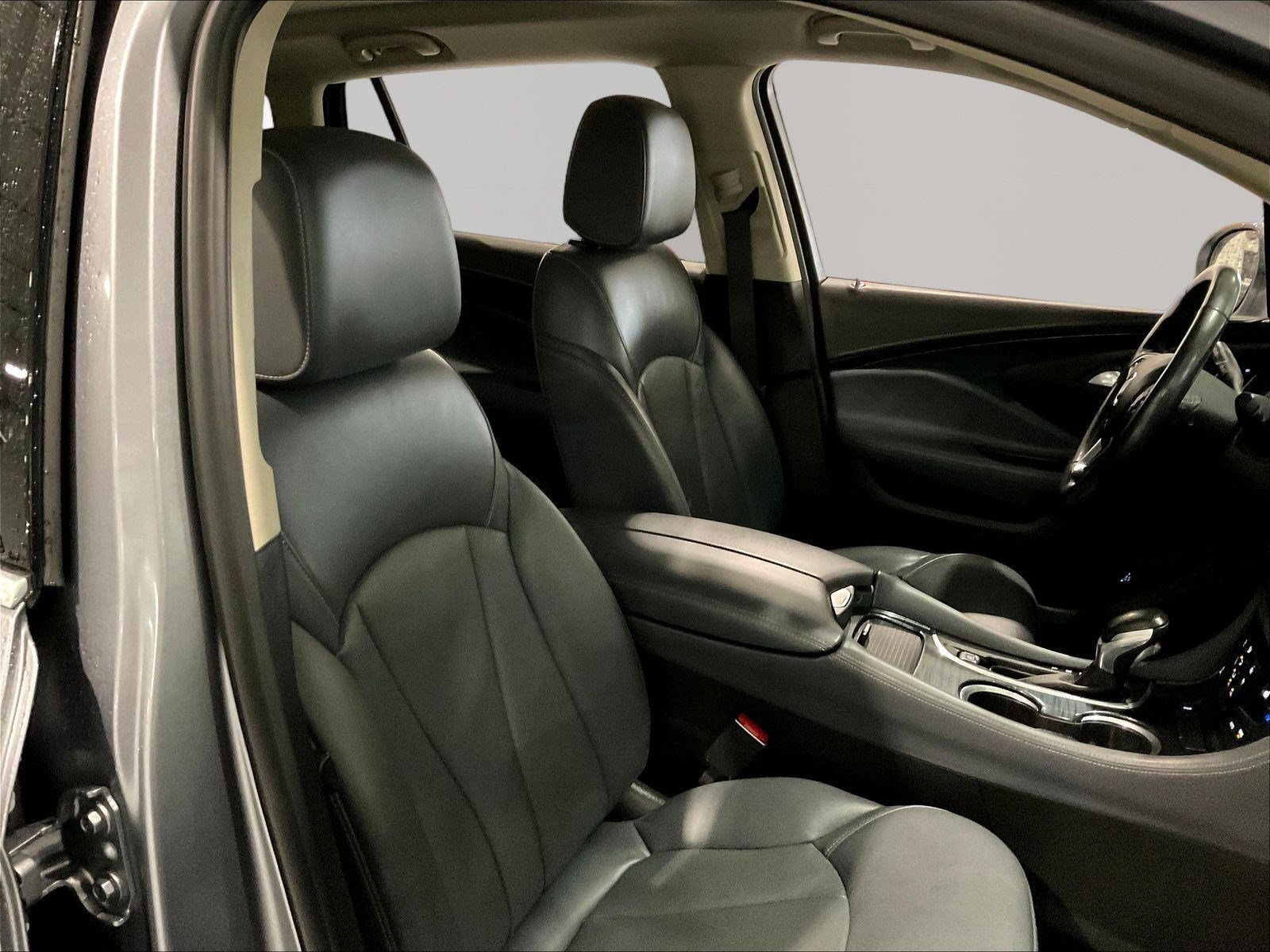 2020 Buick Envision Essence - Photo 30