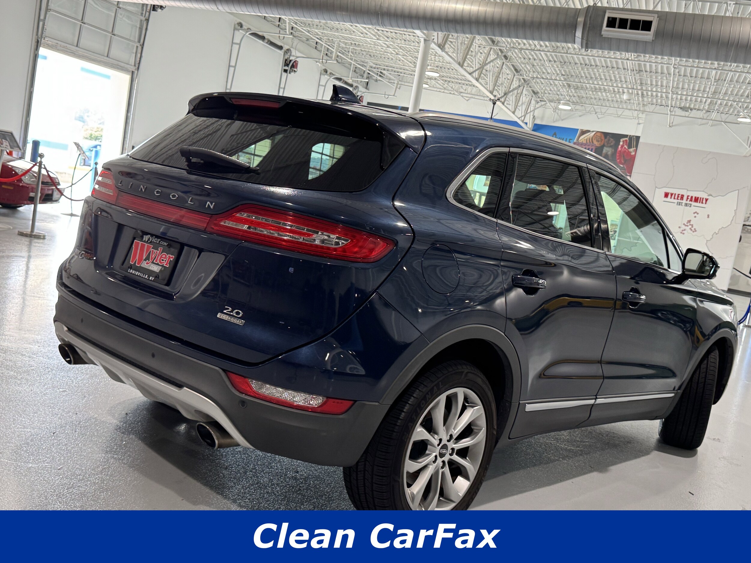 2015 Lincoln MKC Base photo 2