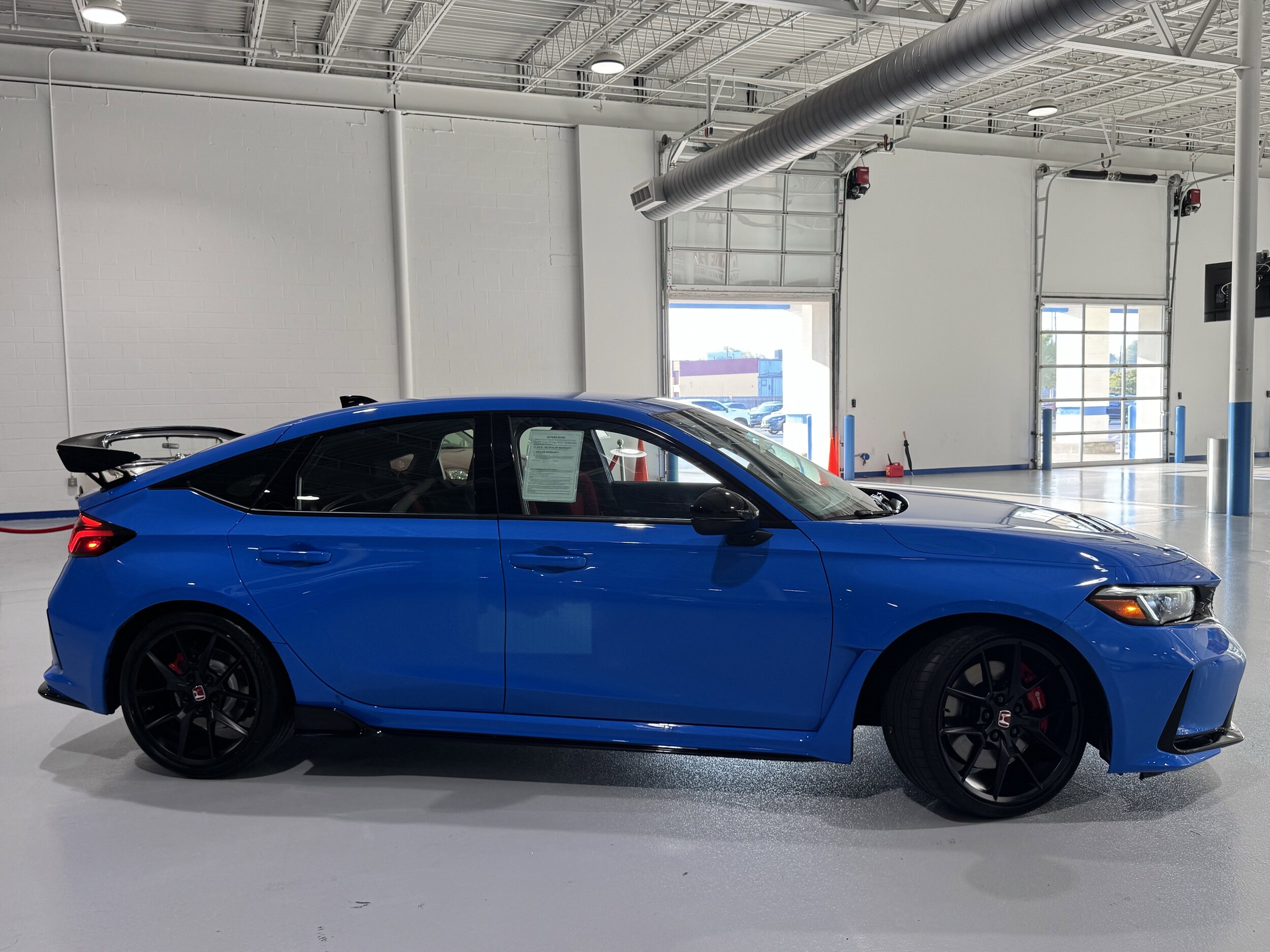 2023 Honda Civic Type R Hatchback photo 2