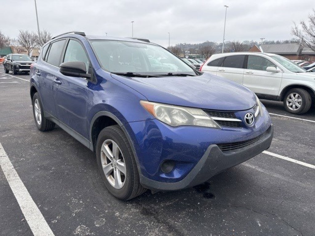Used 2015 Toyota RAV4 AWD 4dr LE SUV