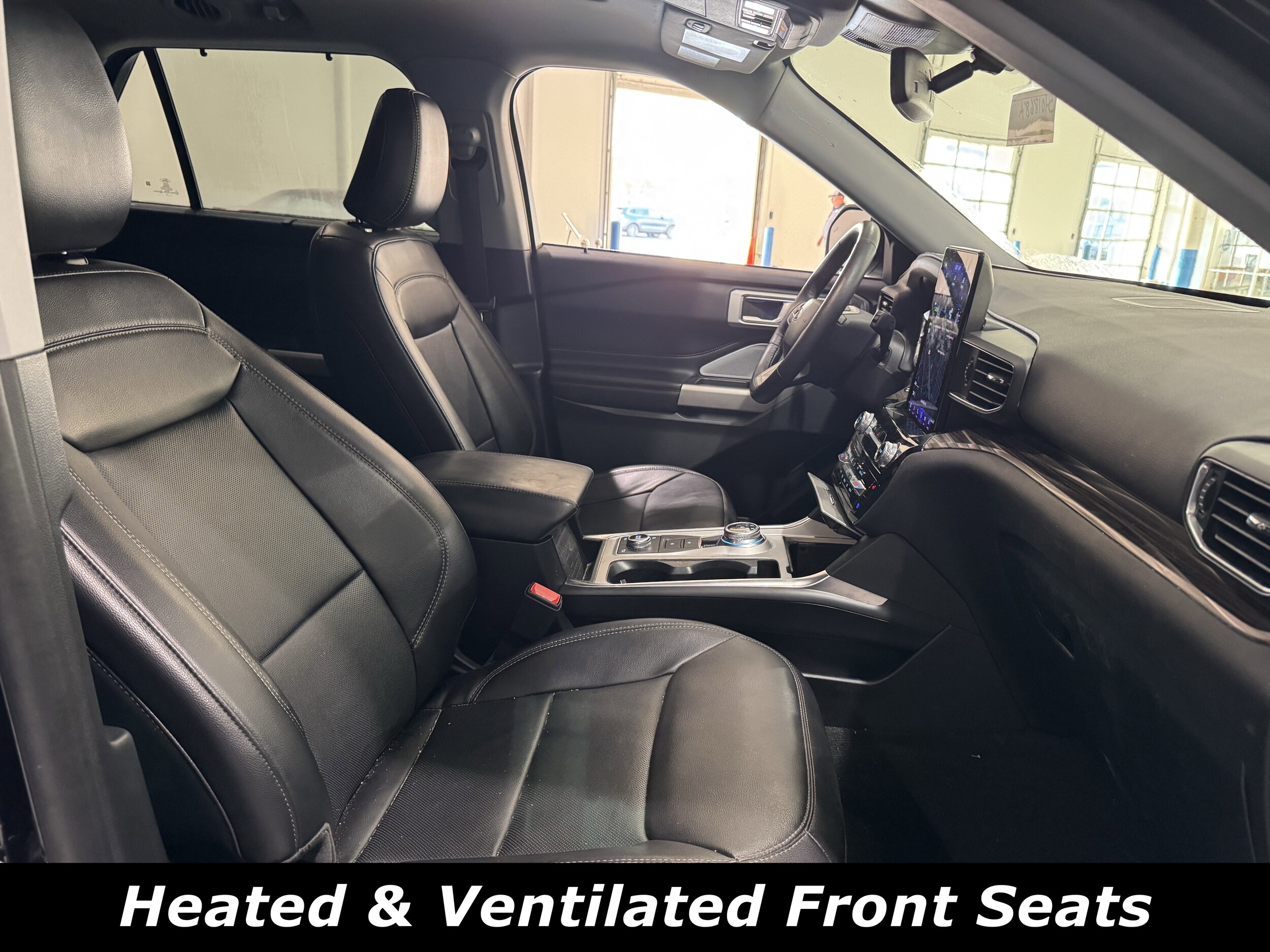 2024 Ford Explorer Limited photo 4