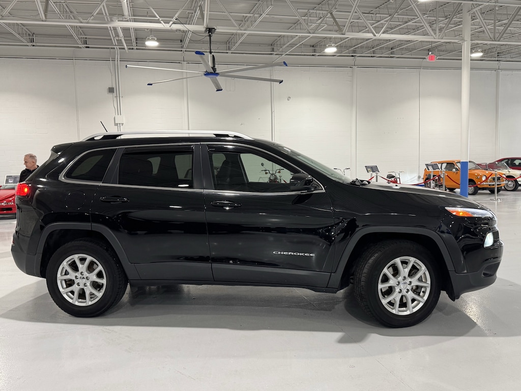 Used 2018 Jeep Cherokee Latitude 4x4 SUV