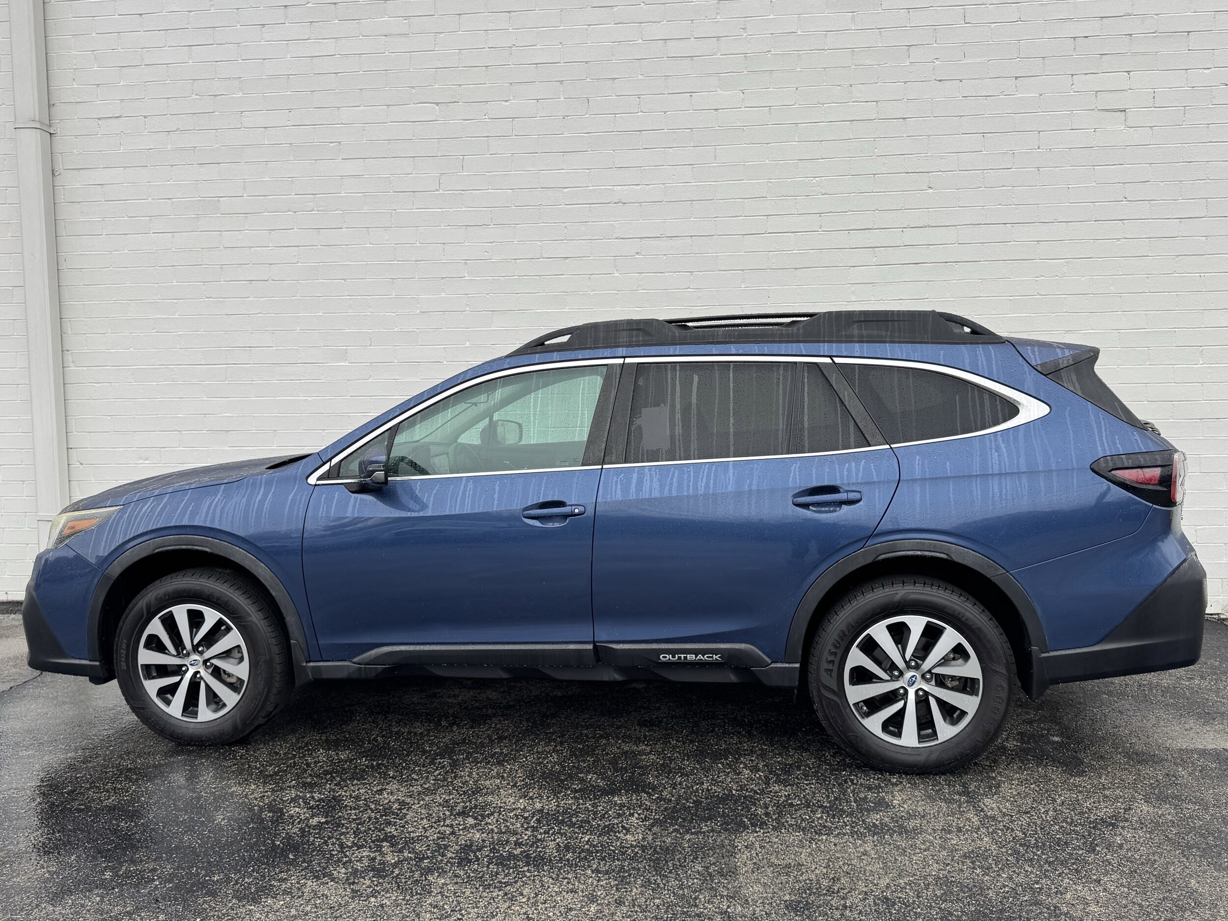 2020 Subaru Outback Premium photo 2