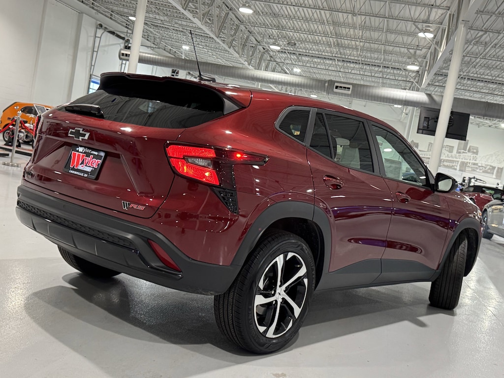 Used 2024 Chevrolet Trax FWD 4dr 1RS SUV