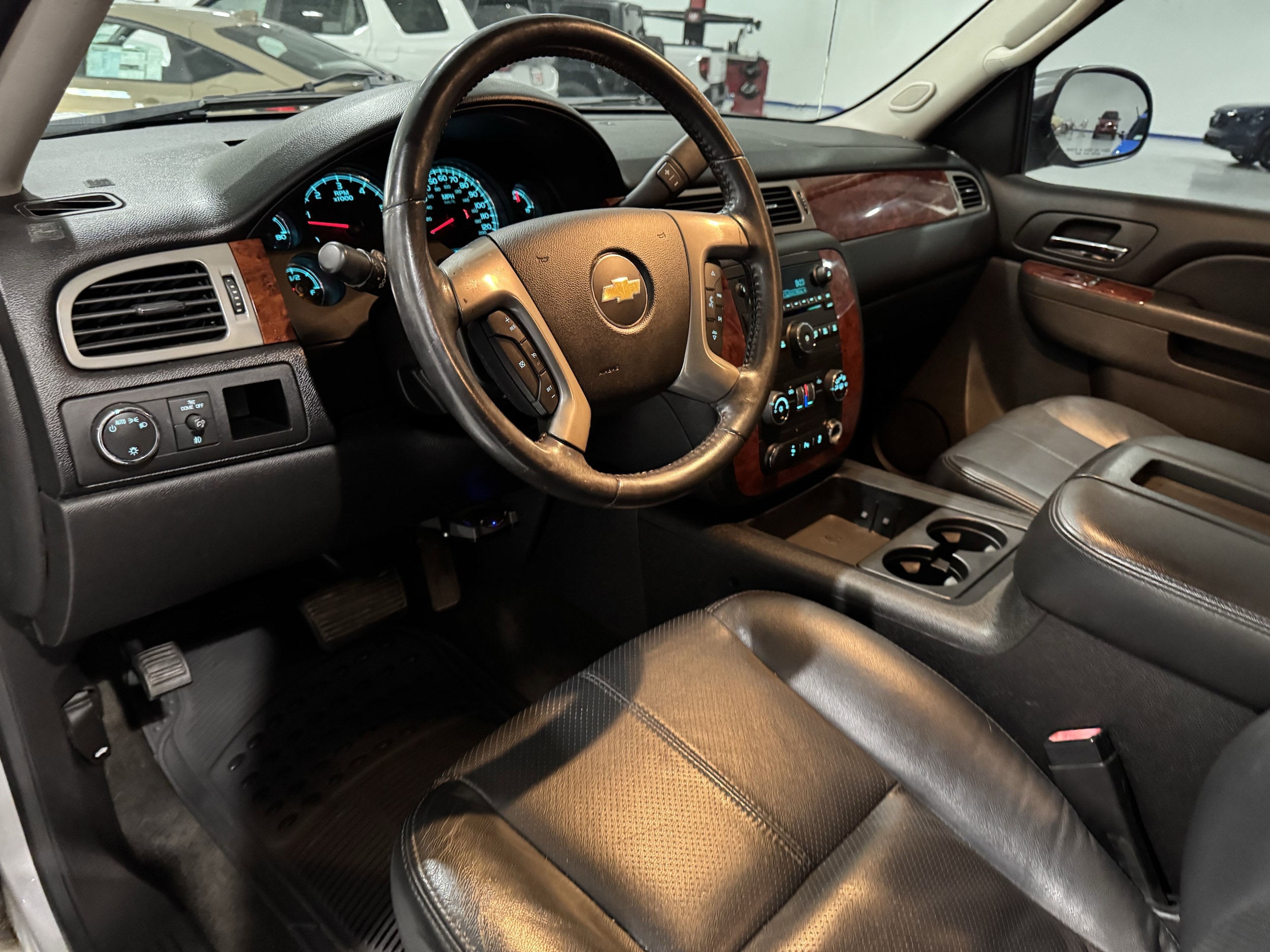 Image of 2013 Chevrolet Avalanche 2WD Crew Cab LS Truck