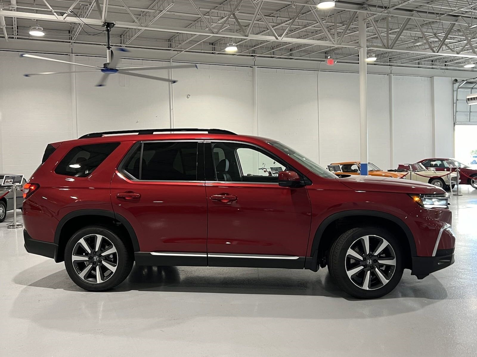 2025 Honda Pilot Touring photo 3
