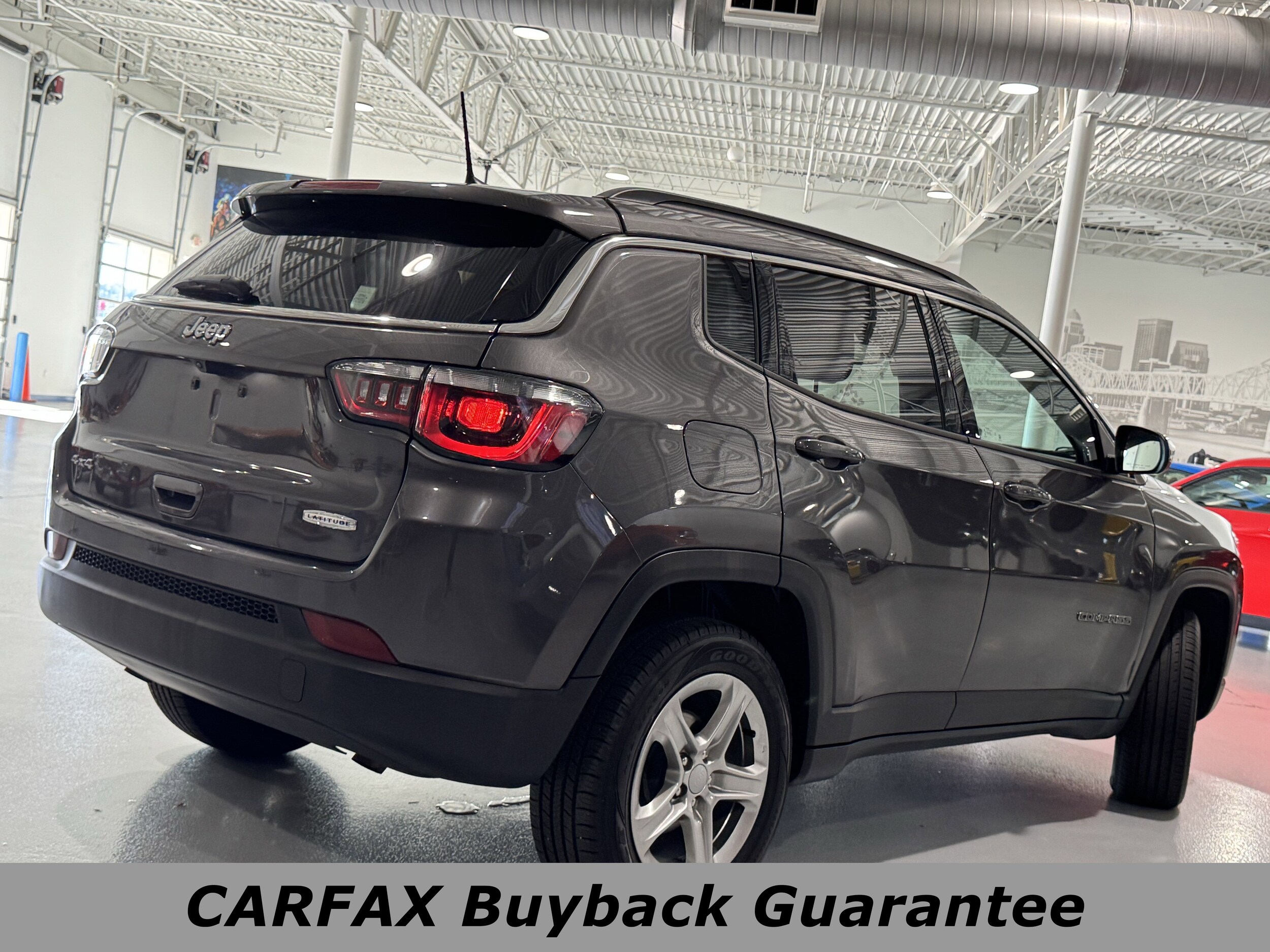 2024 Jeep Compass Latitude photo 3