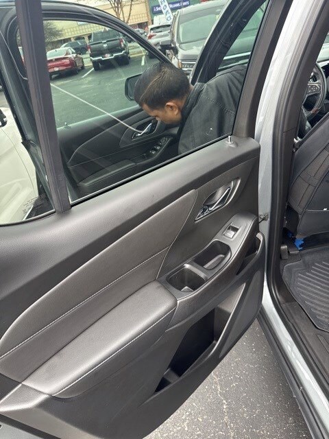 2023 Chevrolet Traverse Cloth 1LT photo 3