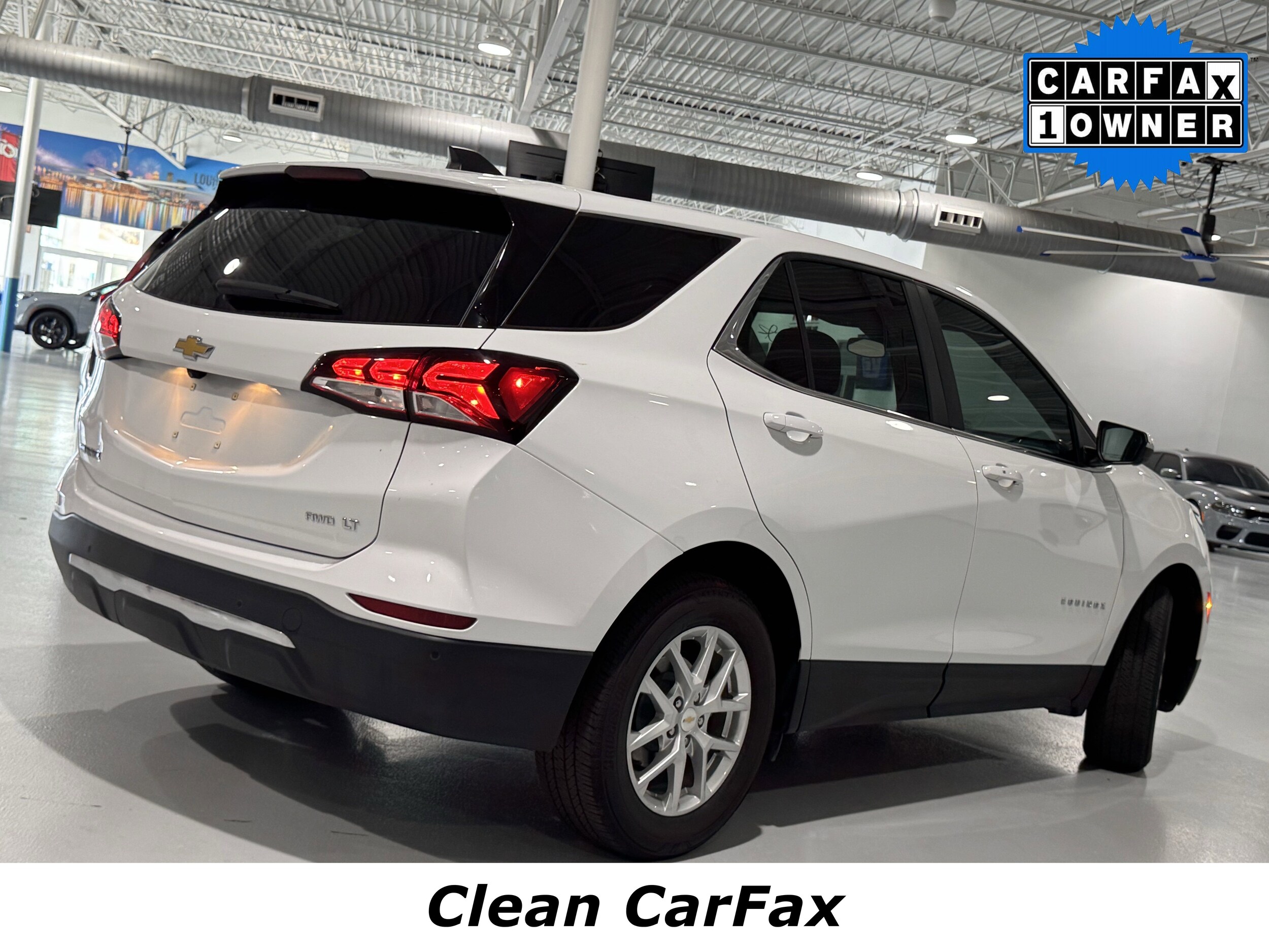 2024 Chevrolet Equinox photo 2