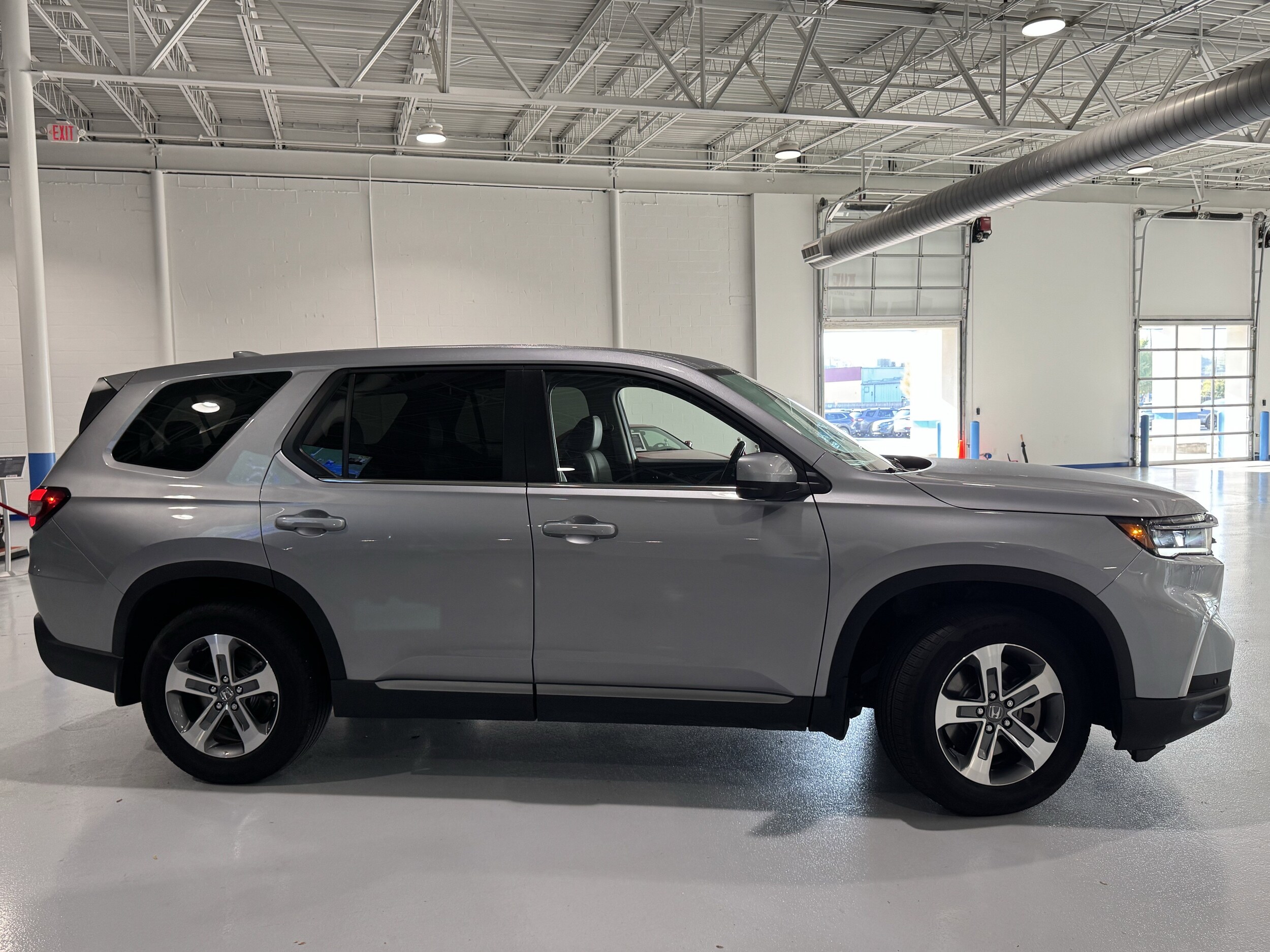 2025 Honda Pilot EX-L photo 2
