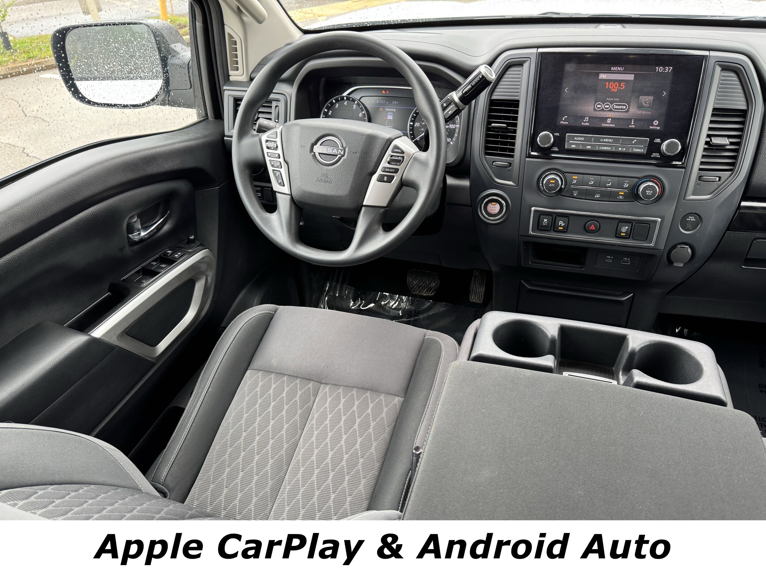 2023 Nissan Titan Crew Cab SV photo 3