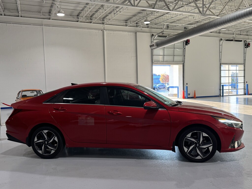 Used 2023 Hyundai Elantra Limited IVT Sedan