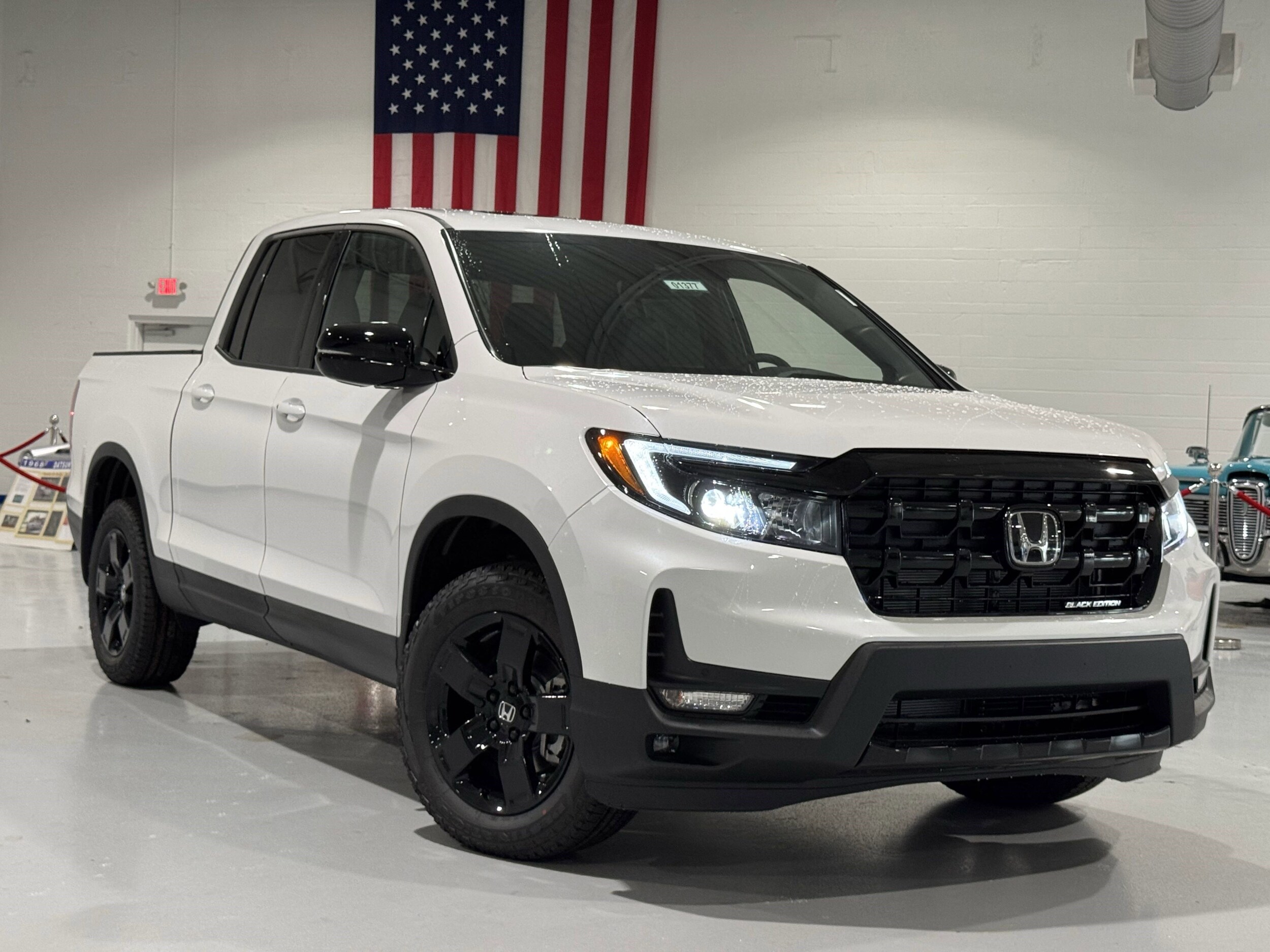 2026 Honda Ridgeline Black Edition photo 2