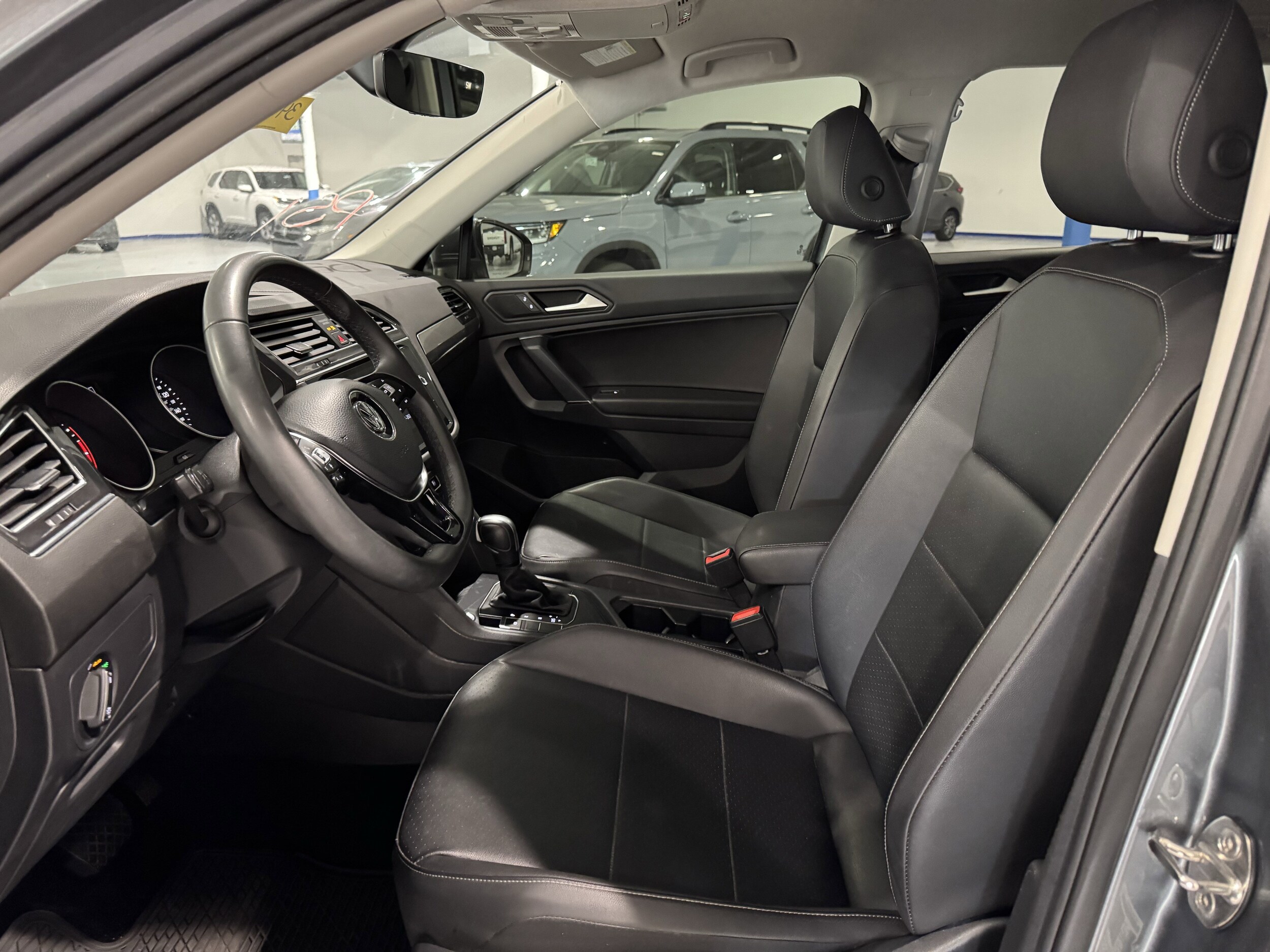 2020 Volkswagen Tiguan SE photo 4