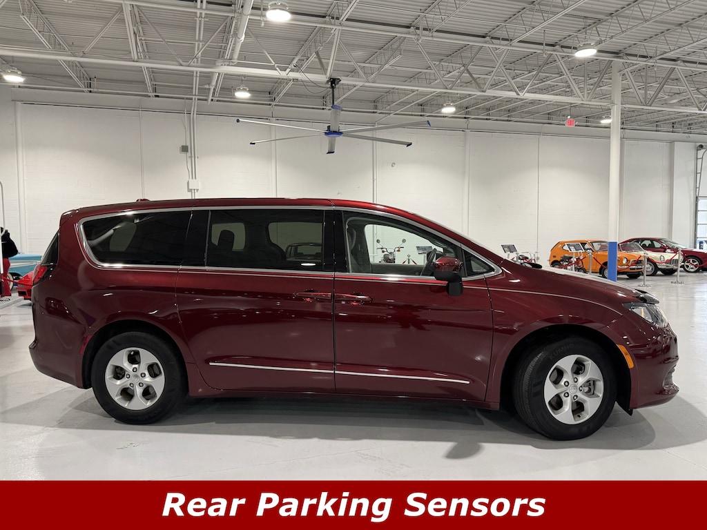 Used 2017 Chrysler Pacifica LX FWD Van