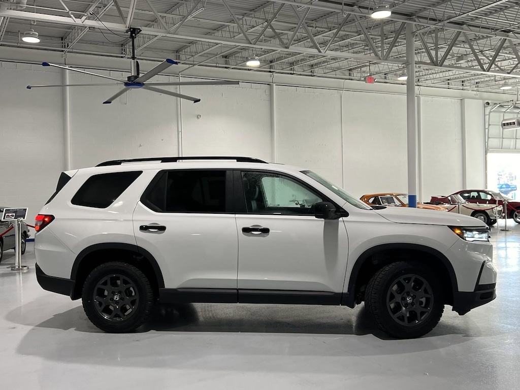 New 2025 Honda Pilot TrailSport SUV