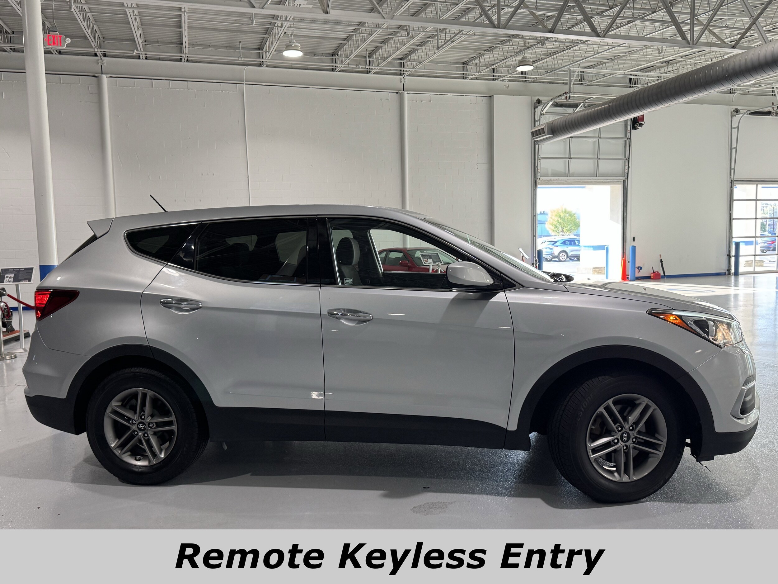 2018 Hyundai Santa Fe Sport Base photo 2