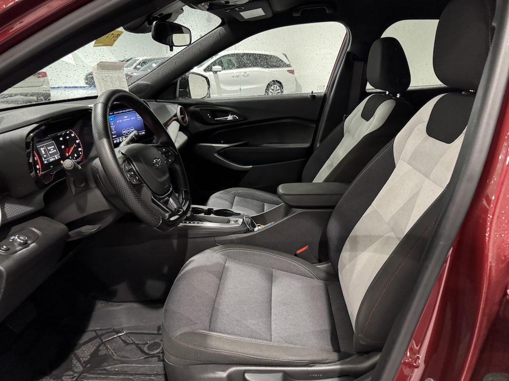 Used 2024 Chevrolet Trax FWD 4dr 1RS SUV