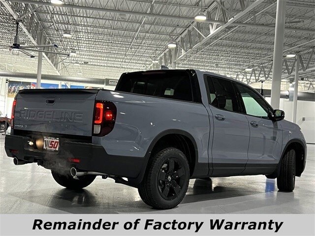 2026 Honda Ridgeline Black Edition photo 2