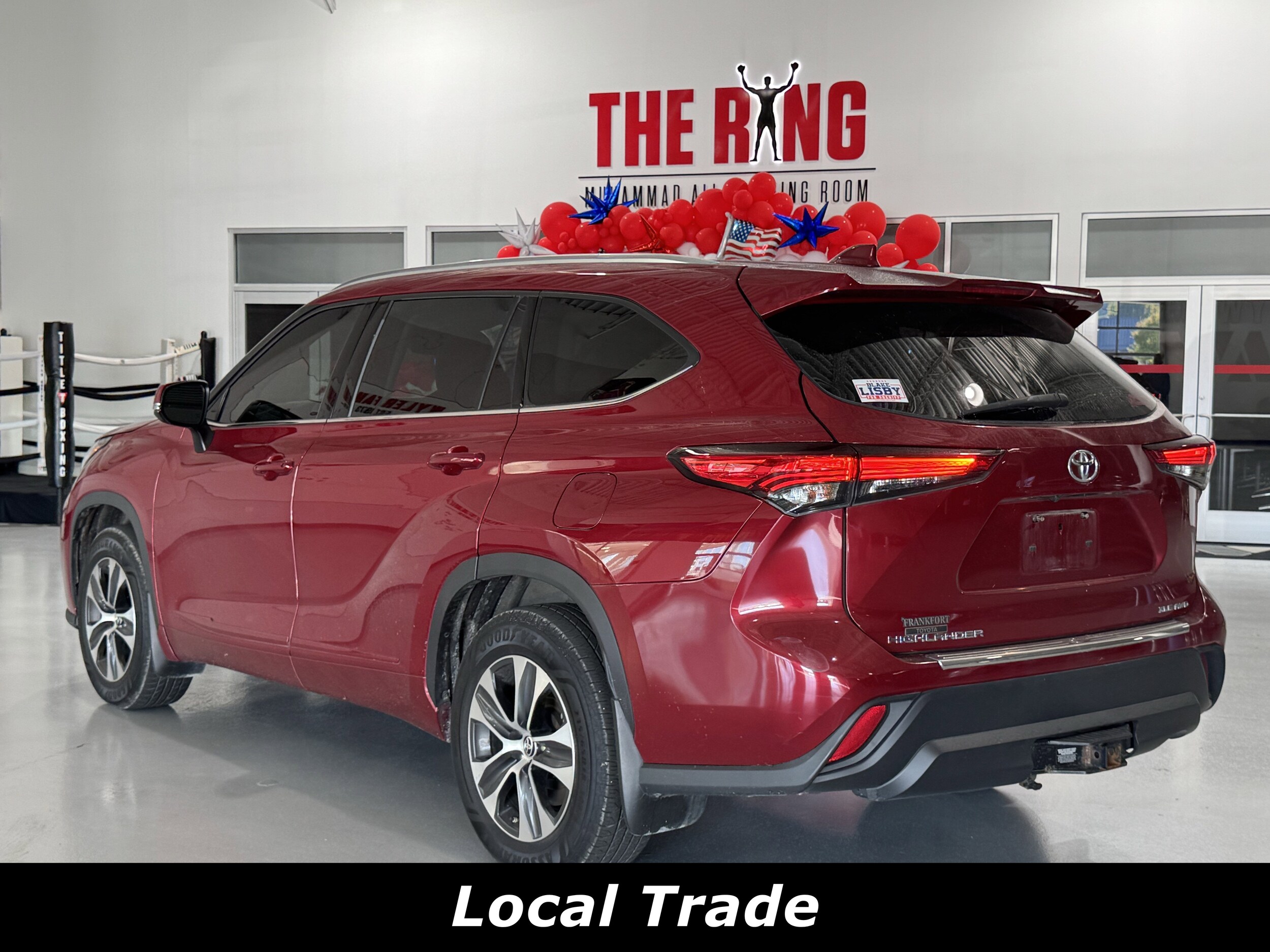 2020 Toyota Highlander XLE photo 2