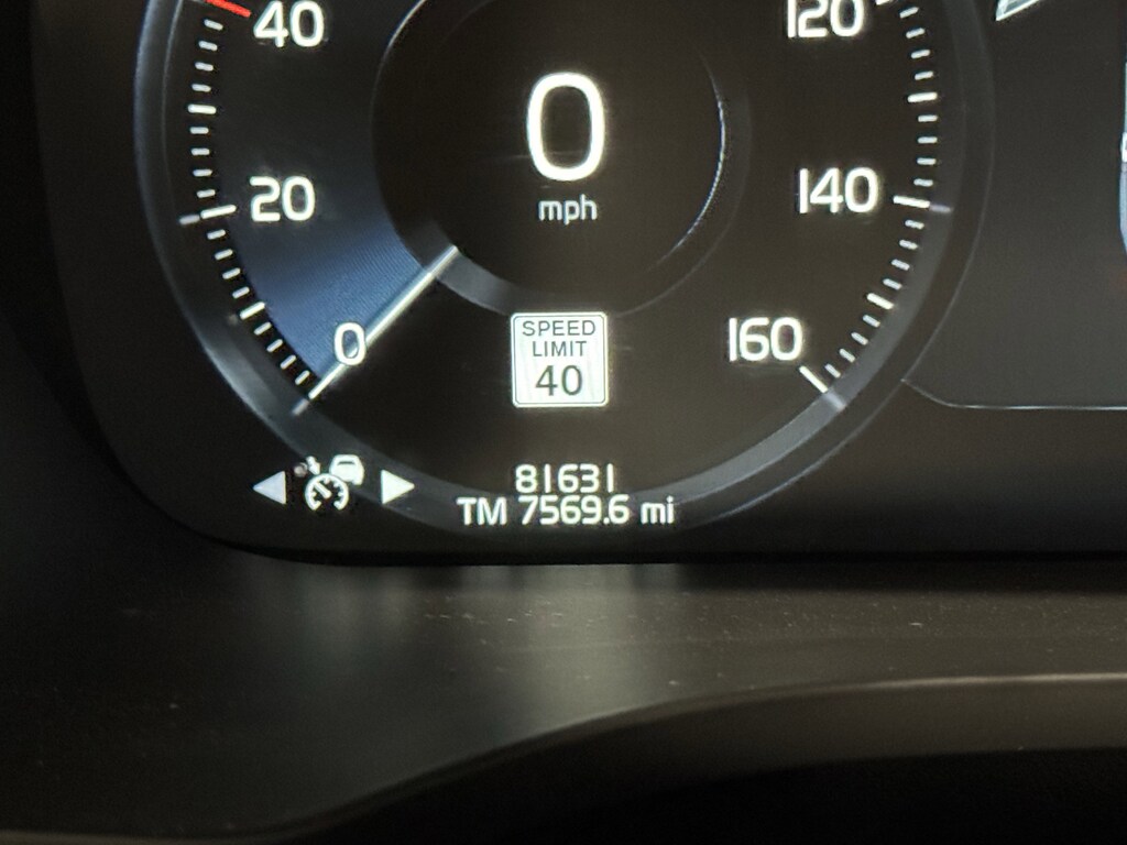 Used 2018 Volvo XC60 T6 AWD Momentum SUV