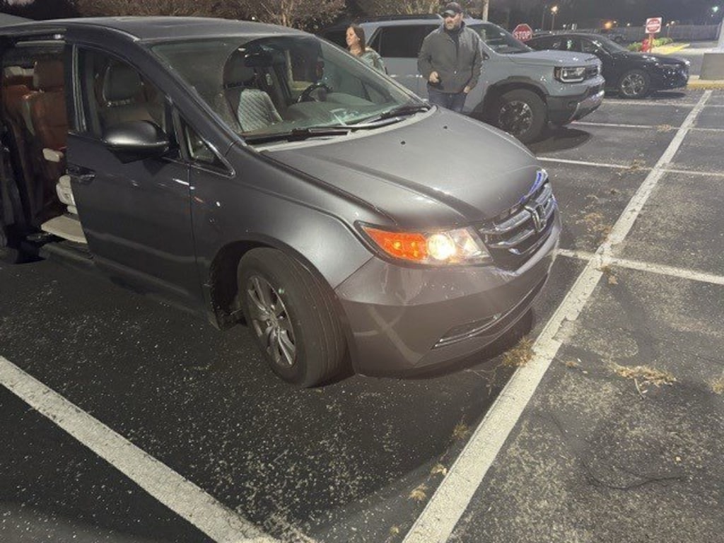 Used 2016 Honda Odyssey Van Passenger Van