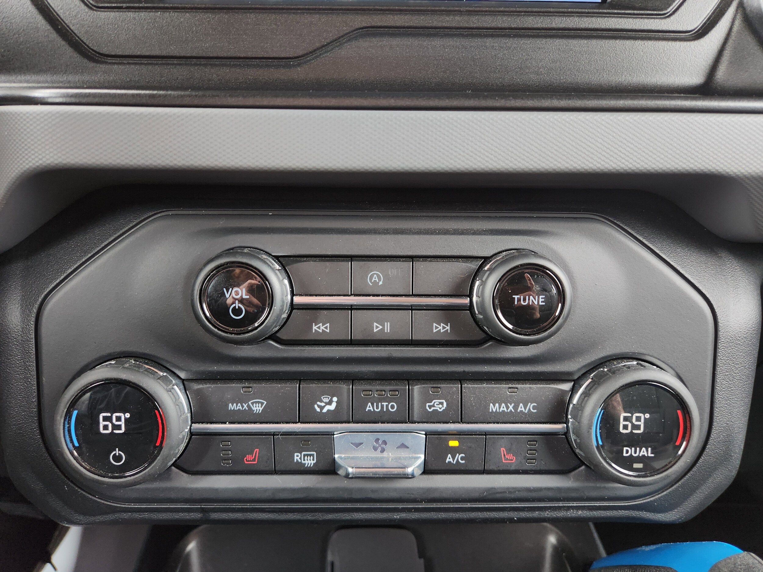 2023 Ford Bronco Black Diamond photo 2
