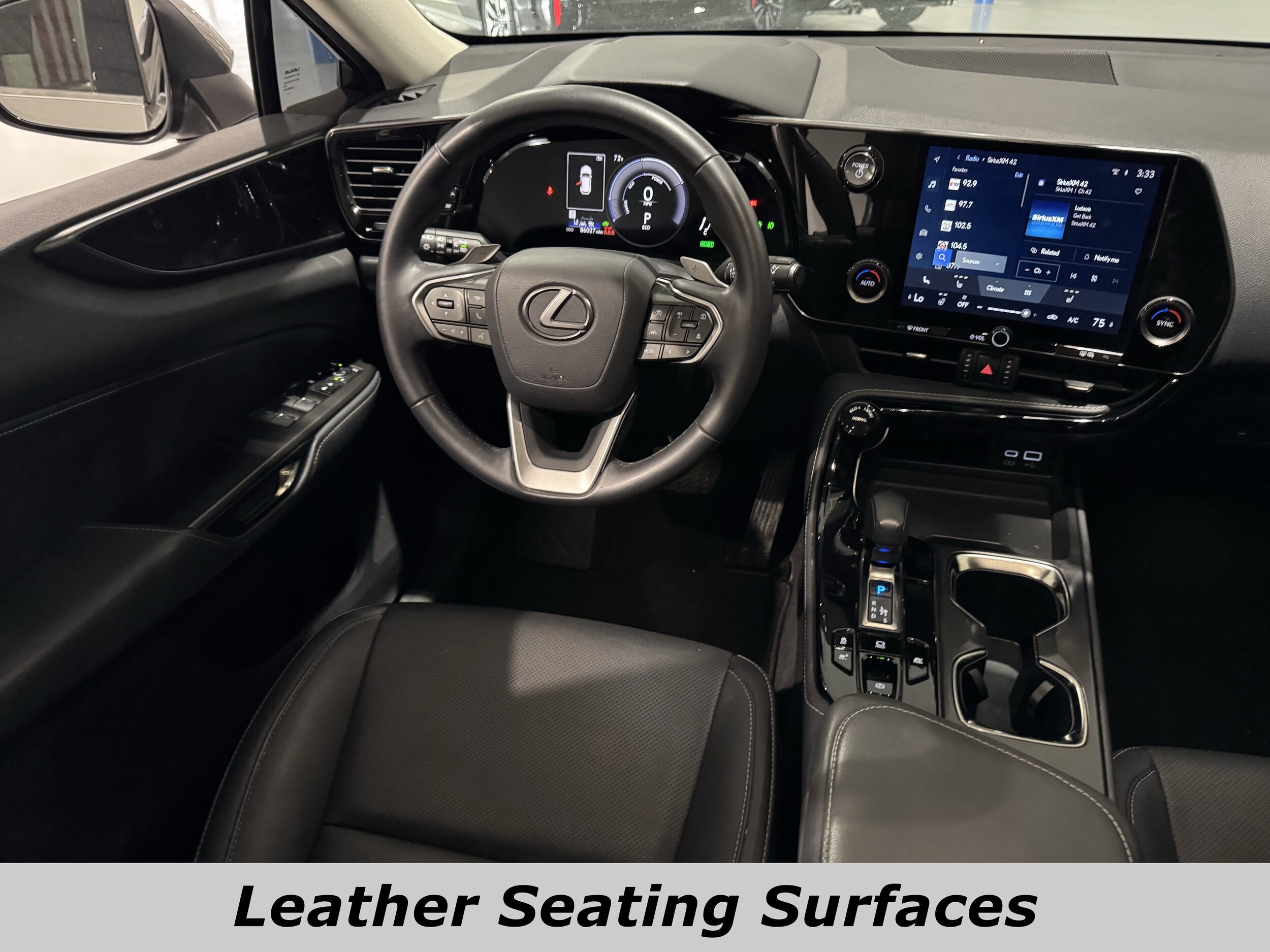 2022 Lexus NX 350h AWD photo 3